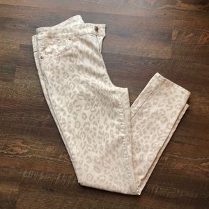 Chico’s Platinum Leopard Print Jeggings